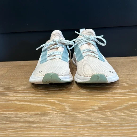 On Cloudeasy women’s size 9 - Picture 3 of 9